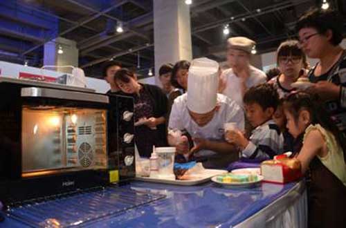 菜鳥也可變大廚 海爾廚房電器發(fā)布交互新品烤啦烤箱 菜鳥也可變大廚 海爾廚房電器發(fā)布交互新品烤啦烤箱