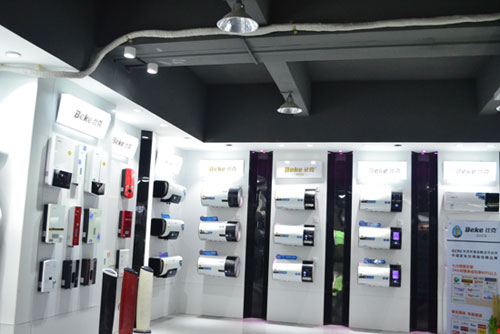 中國電熱水器三分天下：大牌、智能派、低價流