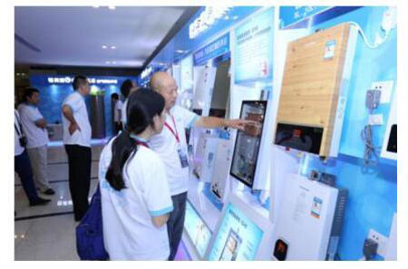 格美淇在2016經(jīng)銷商年會(huì)上發(fā)布數(shù)十款新品