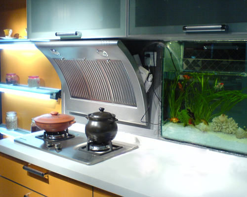 家里的油煙機(jī)總是油膩得不像話?小編教你祛除油污絕招 家里的油煙機(jī)總是油膩得不像話?小編教你祛除油污絕招