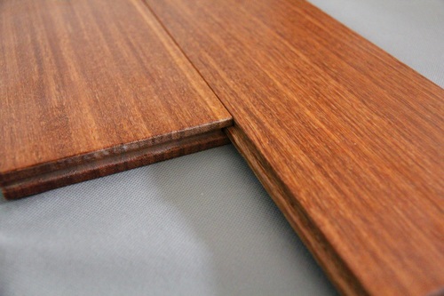 上臣地板東南亞系列實木地板東南亞雞翅木31-G-1測評