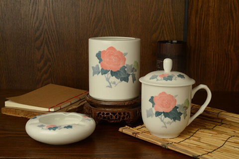 品牌魚龍混雜 高端陶瓷品牌搶占市場需注重服務(wù) 品牌魚龍混雜 高端陶瓷品牌搶占市場需注重服務(wù)