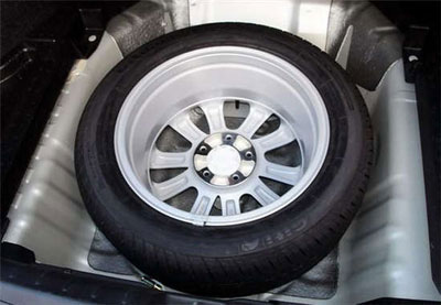 汽車都應(yīng)該備有這十樣?xùn)|西 趕快去集齊它們吧! 汽車都應(yīng)該備有這十樣?xùn)|西 趕快去集齊它們吧!