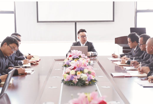 超人廚衛(wèi)羅董:不是行情不好,是以前過得太滋潤 超人廚衛(wèi)羅董:不是行情不好,是以前過得太滋潤