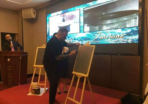 藝術(shù)涂料大師路易吉攜您探討“中意”涂料設(shè)計(jì)那些事 藝術(shù)涂料大師路易吉攜您探討“中意”涂料設(shè)計(jì)那些事