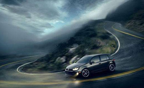 走夜路如何正確使用汽車照明十分重要！