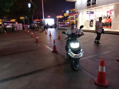 乖乖兔大電動車“倡導文明騎行”系列活動在衡陽成功舉辦