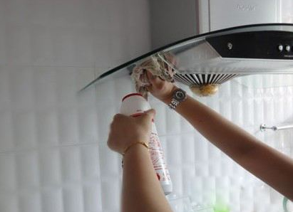 懶人一族們讓油煙機清洗by itself？可以有的！