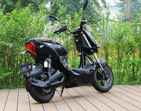 借助品牌優勢實行廣告宣傳，助力電動車企業招商奏效