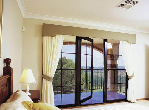 窗簾桿是安裝窗簾重要組成部分,軌道桿和羅馬桿選哪一種? 窗簾桿是安裝窗簾重要組成部分,軌道桿和羅馬桿選哪一種?