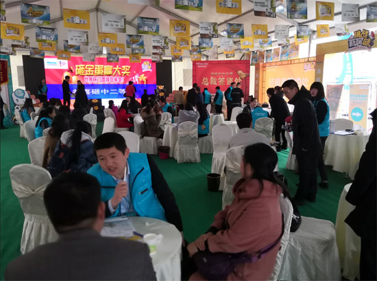 海信家用中央空調 “挑戰新居味”體驗式總裁簽售會成功舉辦 海信家用中央空調 “挑戰新居味”體驗式總裁簽售會成功舉辦