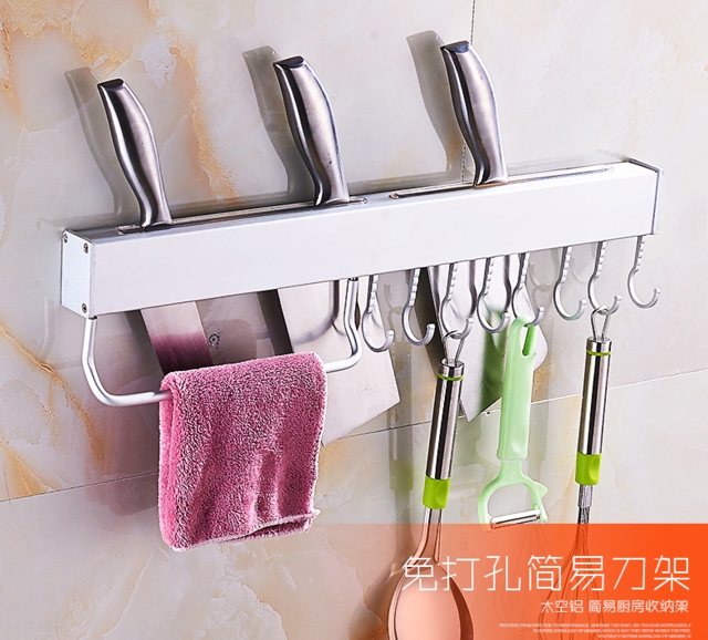 今天來看看朋友自己在家，用不銹鋼方管與瓷磚diy的櫥柜制作過程，給需要裝修的朋友們參考：