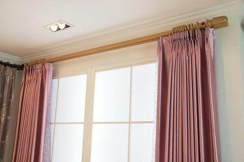 窗簾桿是安裝窗簾重要組成部分,軌道桿和羅馬桿選哪一種? 窗簾桿是安裝窗簾重要組成部分,軌道桿和羅馬桿選哪一種?