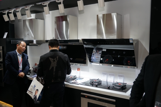 超高熱效率 紅日紅外線燃?xì)庠顢孬@多項(xiàng)大獎 超高熱效率 紅日紅外線燃?xì)庠顢孬@多項(xiàng)大獎