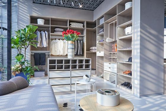 曲美家居打出一副好牌,以獨特家居哲學供養8090消費者審美需求 曲美家居打出一副好牌,以獨特家居哲學供養8090消費者審美需求