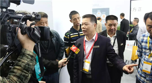 廣東百年方正“天宮系列”榮獲中國門窗幕墻“節能創新獎” 廣東百年方正“天宮系列”榮獲中國門窗幕墻“節能創新獎”