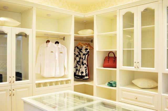 鵬鴻實力再獲肯定,蟬聯木業網2017年度“生態板十大品牌” 鵬鴻實力再獲肯定,蟬聯木業網2017年度“生態板十大品牌”