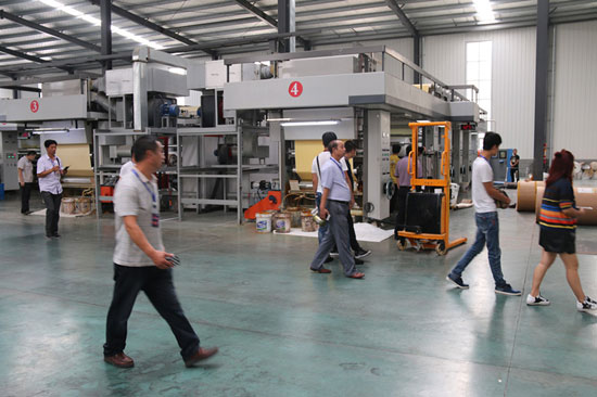 千山木業,內外兼修,創全國知名品牌 千山木業,內外兼修,創全國知名品牌