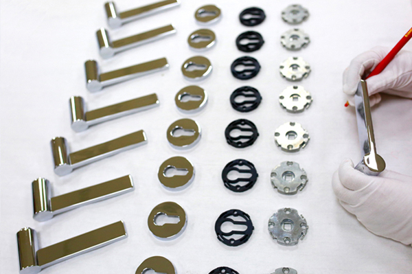 雅麗斯五金狠抓質量,細節決定一切! 雅麗斯五金狠抓質量,細節決定一切!