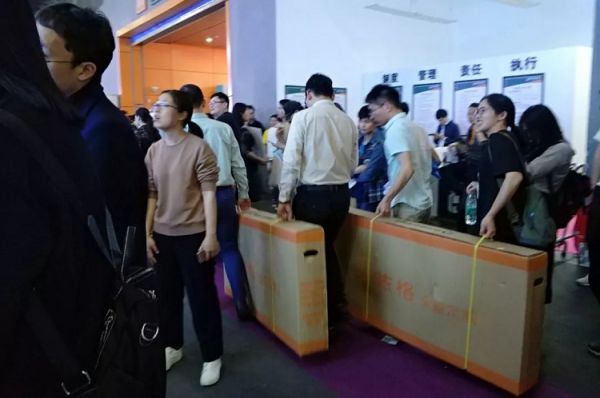 品牌大事|晾媽智能晾衣架亮相家具展,黑科技燃動廣州 品牌大事|晾媽智能晾衣架亮相家具展,黑科技燃動廣州