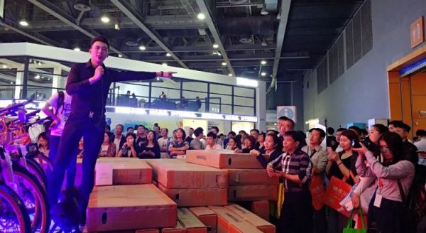 品牌大事|晾媽智能晾衣架亮相家具展,黑科技燃動廣州 品牌大事|晾媽智能晾衣架亮相家具展,黑科技燃動廣州