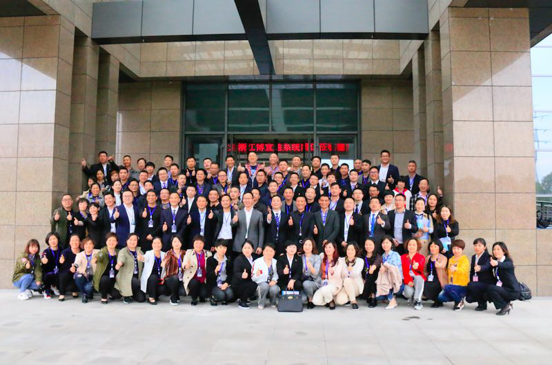 品牌大事|2018德意電器戰(zhàn)略合作簽約大會隆重召開 品牌大事|2018德意電器戰(zhàn)略合作簽約大會隆重召開