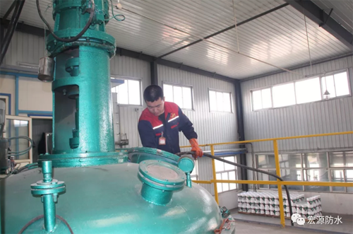 品牌人物|記宏源防水東北生產基地中控操作員孫強 品牌人物|記宏源防水東北生產基地中控操作員孫強