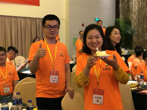 火星人集成灶優(yōu)秀加盟商齊聚深圳參加狼企心經(jīng)系列課程 火星人集成灶優(yōu)秀加盟商齊聚深圳參加狼企心經(jīng)系列課程