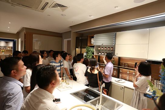 品牌大事|中大時代華商工商管理MBA69班赴科凡交流學(xué)習 品牌大事|中大時代華商工商管理MBA69班赴科凡交流學(xué)習