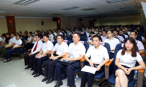 志高黨委攜手農(nóng)行里水支行黨組織簽訂共建協(xié)議并上黨課 志高黨委攜手農(nóng)行里水支行黨組織簽訂共建協(xié)議并上黨課