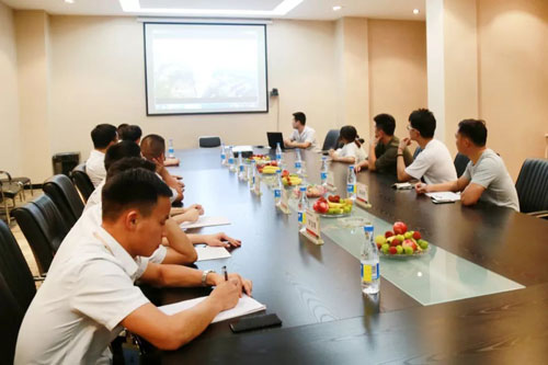 恒大集團蒞臨群升門業考察，對新型避難間防火門予以肯定