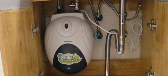 使用燃?xì)鉄崴骶嚯x衛(wèi)生間遠(yuǎn)的幾個(gè)解決辦法 使用燃?xì)鉄崴骶嚯x衛(wèi)生間遠(yuǎn)的幾個(gè)解決辦法