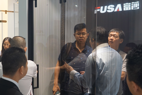 品牌大事|2018上海廚衛(wèi)展富莎淋浴房新品驚艷亮相，吸睛無(wú)數(shù)