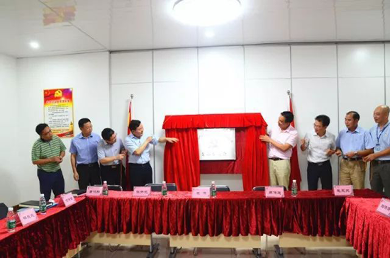 佛山市市長(zhǎng)朱偉考察美涂士，并為美涂士黨支部成立揭牌