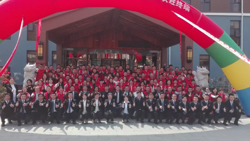 陽光照明挺進(jìn)國內(nèi)市場(chǎng)十三年 渠道品牌優(yōu)勢(shì)漸明晰 陽光照明挺進(jìn)國內(nèi)市場(chǎng)十三年 渠道品牌優(yōu)勢(shì)漸明晰