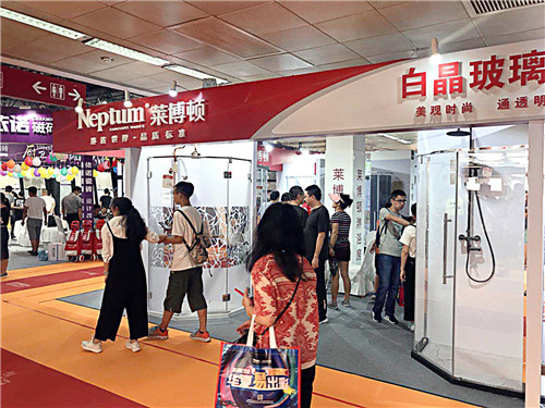 品牌大事|八月為愛(ài)煥新 萊博頓淋浴房邂逅北京華夏家博會(huì) 品牌大事|八月為愛(ài)煥新 萊博頓淋浴房邂逅北京華夏家博會(huì)