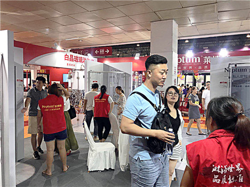 品牌大事|八月為愛(ài)煥新 萊博頓淋浴房邂逅北京華夏家博會(huì) 品牌大事|八月為愛(ài)煥新 萊博頓淋浴房邂逅北京華夏家博會(huì)