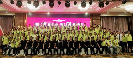 五光十色:同樣是選擇 我們賦予您更高的起點 五光十色:同樣是選擇 我們賦予您更高的起點