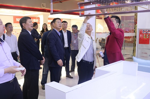 品牌日記| 歡迎四川綿陽市趙市長一行蒞臨長虹吊頂視察 品牌日記| 歡迎四川綿陽市趙市長一行蒞臨長虹吊頂視察