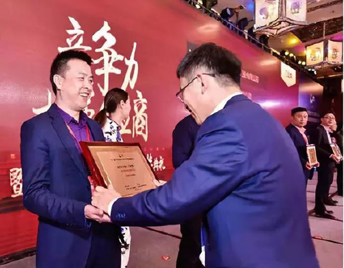 品牌發展|新多門業:鑄鋁門引領高端非標定制新風尚 品牌發展|新多門業:鑄鋁門引領高端非標定制新風尚