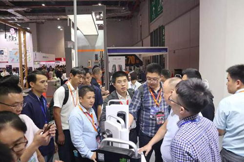 智能鎖MX成功發(fā)布后,歐萊斯頓團(tuán)隊(duì)又開始新“征途” 智能鎖MX成功發(fā)布后,歐萊斯頓團(tuán)隊(duì)又開始新“征途”