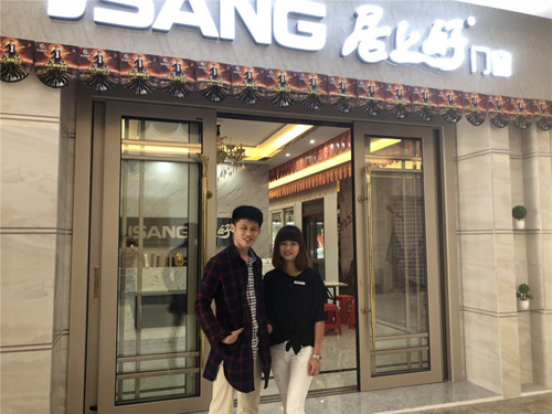居上好門窗銷售總監到茂名電白門窗加盟店進行交流指導
