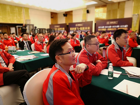 發憤圖強 全面打響皇庭金門品牌發展持久戰 發憤圖強 全面打響皇庭金門品牌發展持久戰