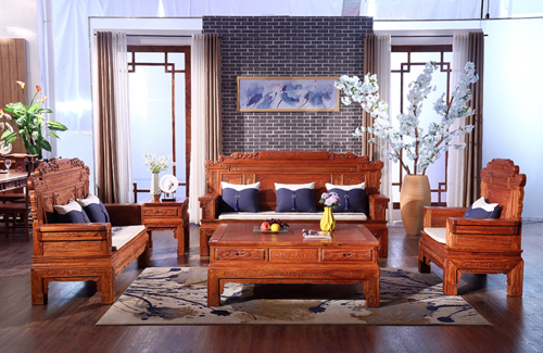 市場(chǎng)若現(xiàn)冷空氣 紅木家具企業(yè)熱口碑破陣