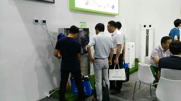 前來咨詢好勁風(fēng)產(chǎn)品的觀眾絡(luò)繹不絕