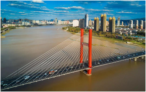 冠華照明經銷商專訪：“始于顏值，陷于品質，忠于品牌”