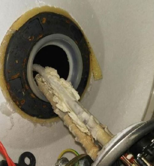 20元的電熱水器鎂棒，自己一樣可以輕松替換！