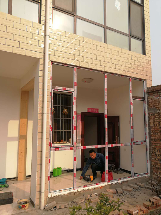 農村自建房封窗戶安裝斷橋鋁門窗,便宜又安全 農村自建房封窗戶安裝斷橋鋁門窗,便宜又安全