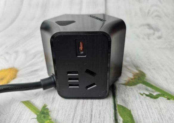 有了飛利浦摩天輪系列插座，充電器什么的都是浮云！