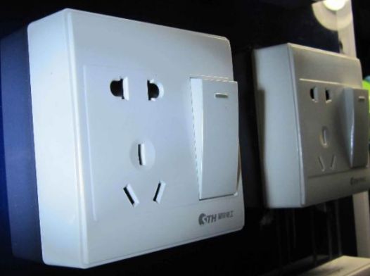 關(guān)于開關(guān)插座的合資品牌和國內(nèi)品牌，選哪一個(gè)？